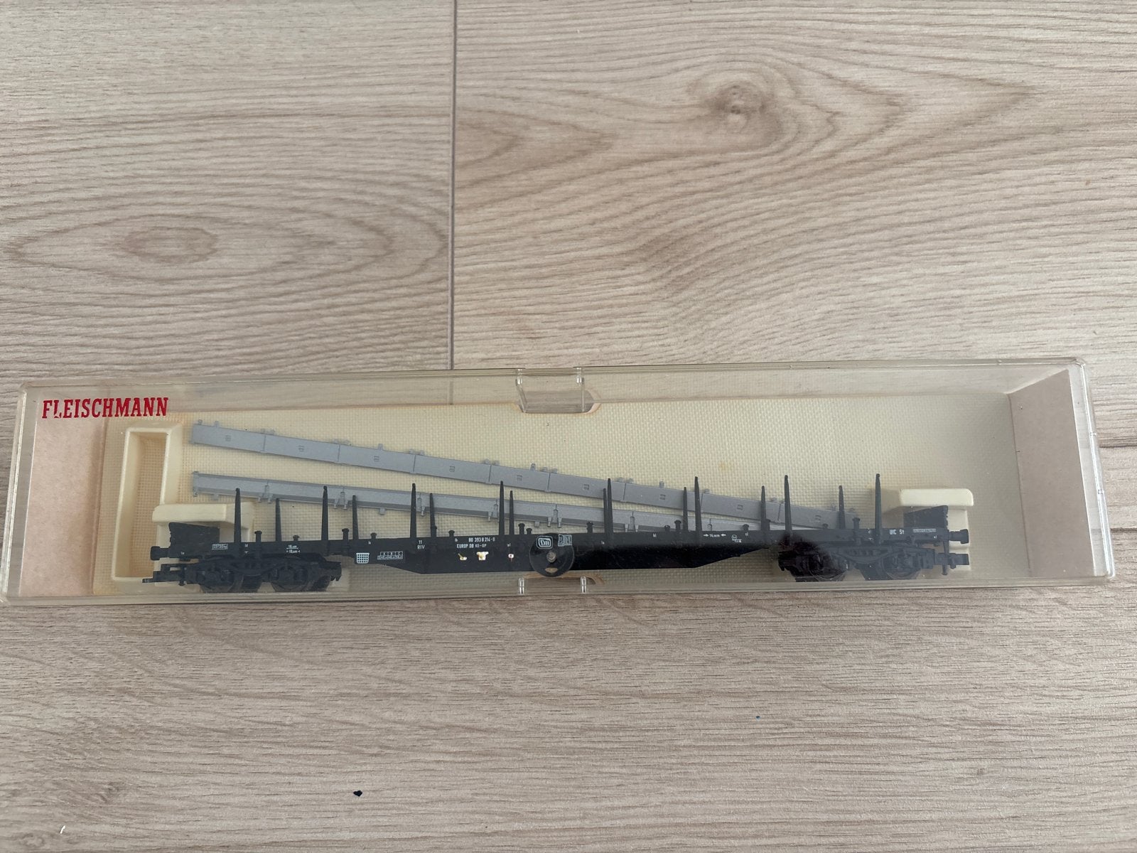 Fleischmann 5287 K Platte wagon met houtlading, Hobby en Vrije tijd, Modeltreinen | H0, Gelijkstroom, Fleischmann, Wagon, Ophalen of Verzenden