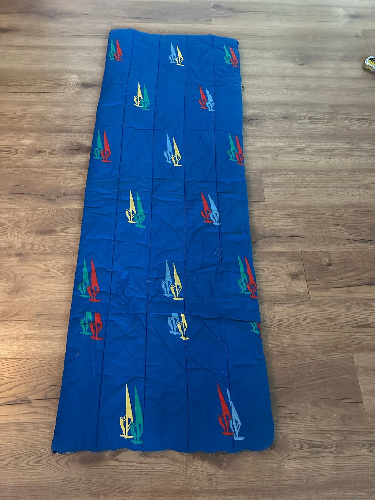 Vintage slaapzak met surfplankjes print, Caravans en Kamperen, Ophalen of Verzenden, Gebruikt