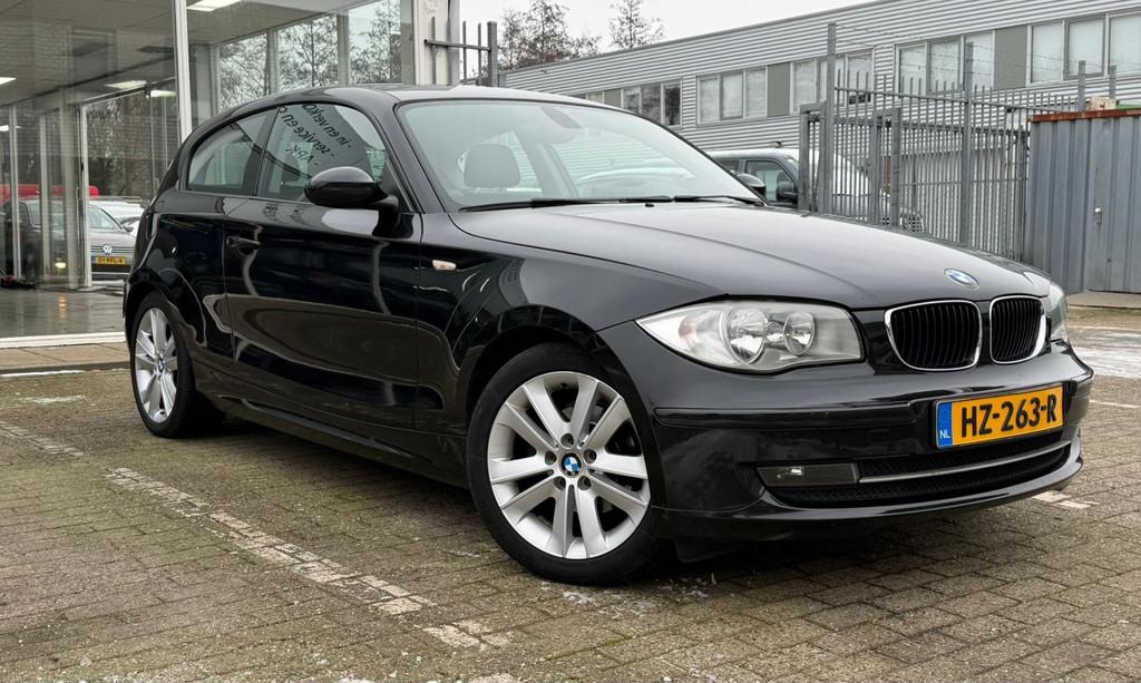 BMW 1-serie 118i Automaat, Zwart, 4 stoelen, Zwart, 650 kg