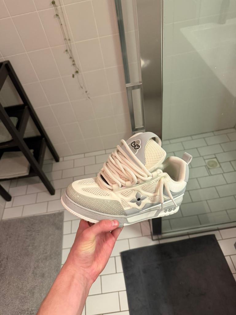 LV skate, Overige kleuren, Ophalen of Verzenden, Sneakers of Gympen, Zo goed als nieuw