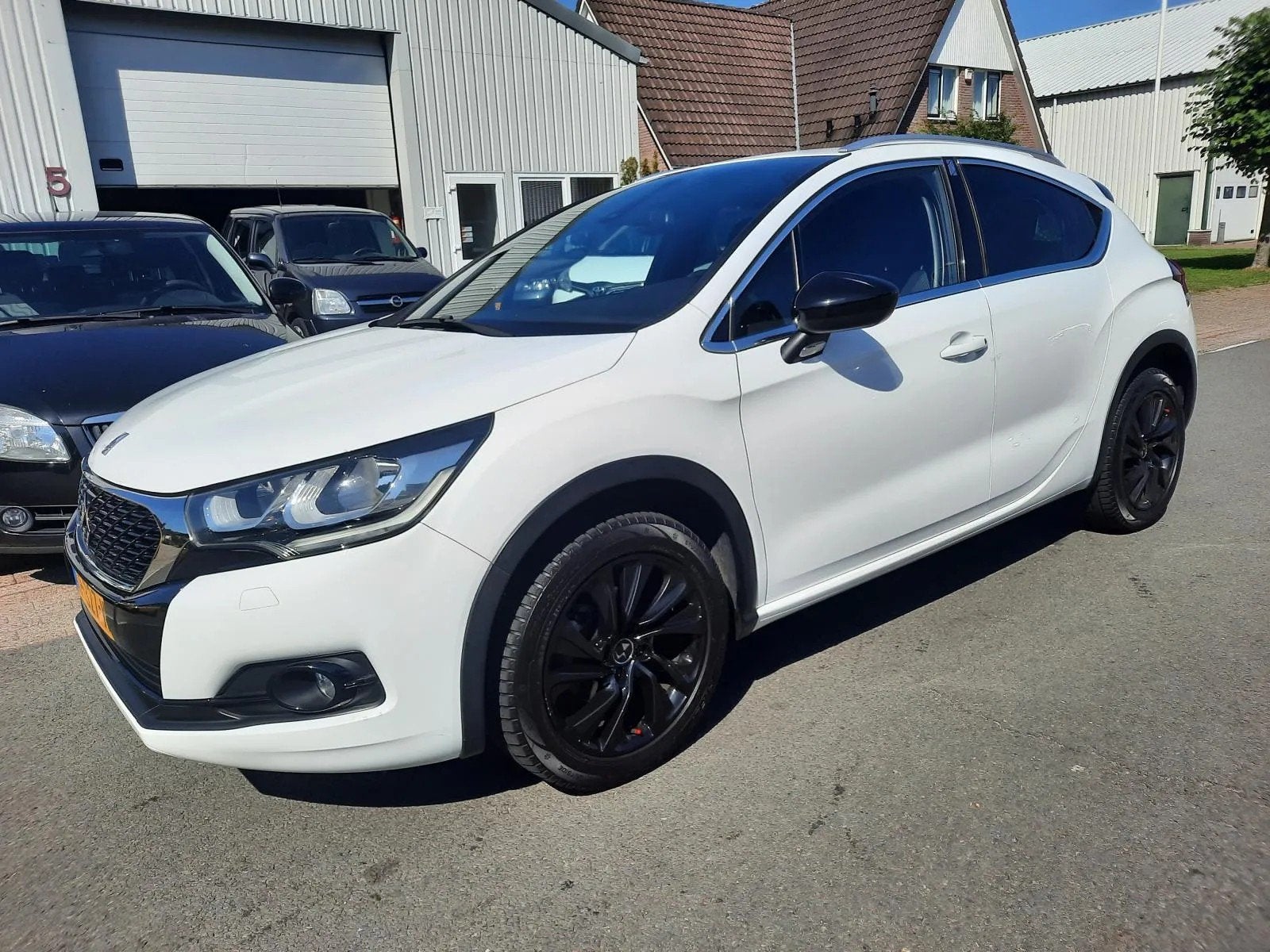 Citroen DS4 CROSSBACK 1.2 CLIMA/CRUISE/TREKHAAK/17INCH!, Auto's, Stof, Gebruikt, 1199 cc, Wit