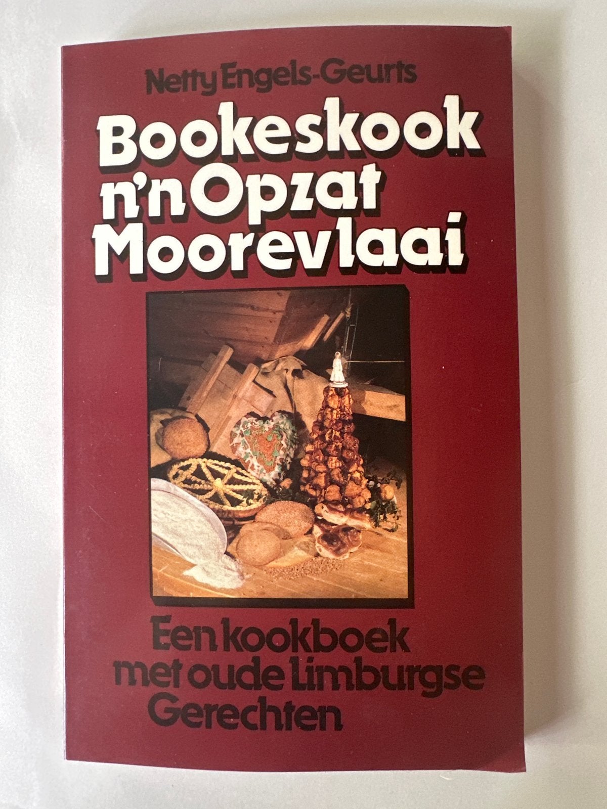 Boekeskook n'n Opzat Moorevlaai - Limburgse Gerechten, Boeken, Kookboeken, Ophalen of Verzenden, Zo goed als nieuw, Nederland en België