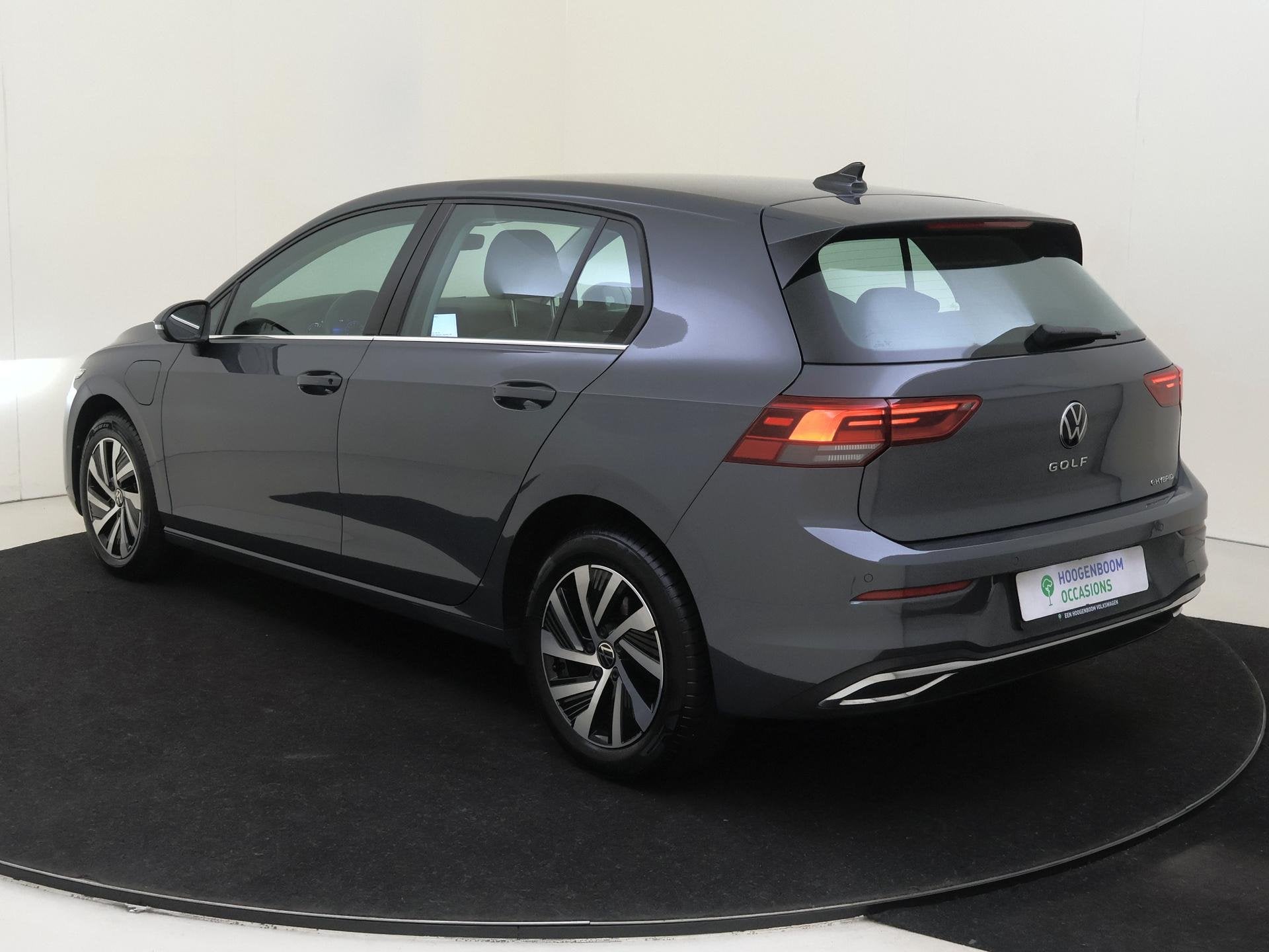 Volkswagen Golf 1.4 eHybrid | SoH 98% | Navigatie | Achterui, 12 maanden, Gebruikt, 13 kWh, Zilver of Grijs