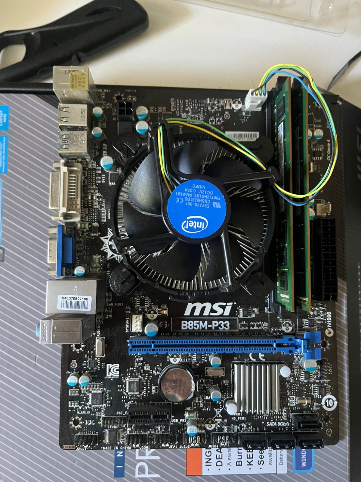 MSI B85M-P33 + Intel i5-4590S + 12GB DDR3 RAM + koeler, Computers en Software, Ophalen, Zo goed als nieuw, DDR3