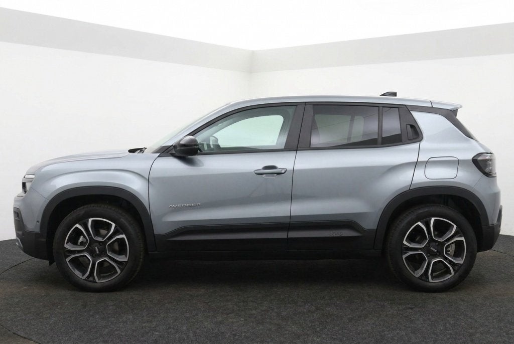 Jeep Avenger Summit Electric 54 kWh l Camera l Adaptive l Bl, Auto's, 0 cilinders, Gebruikt, 1520 kg, 157 pk