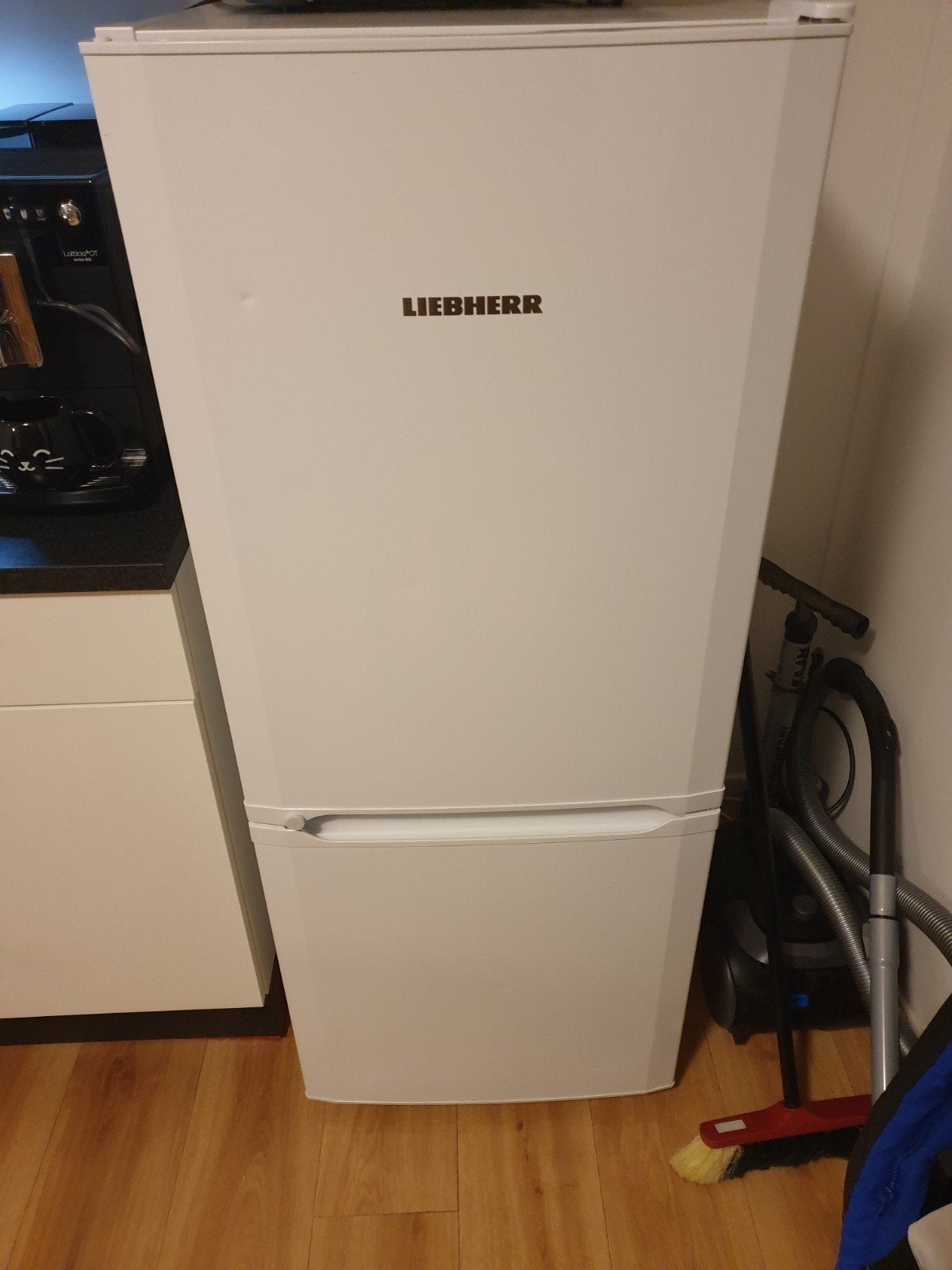 Liebherr koel-vriescombinatie met klein schuurtje, Ophalen, Gebruikt, Met aparte vriezer, 160 cm of meer