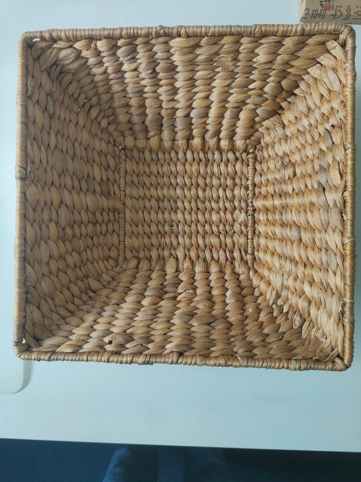 Vierkante rieten mand - Zo goed als nieuw, Gevlochten, Mand, Vierkant, Ophalen of Verzenden