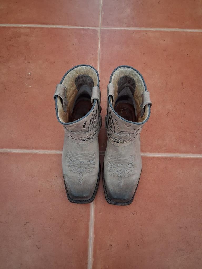 Sendra laarsjes boots maat 37 met studs - zgan, Sendra, Bruin, Lage of Enkellaarzen, Ophalen of Verzenden