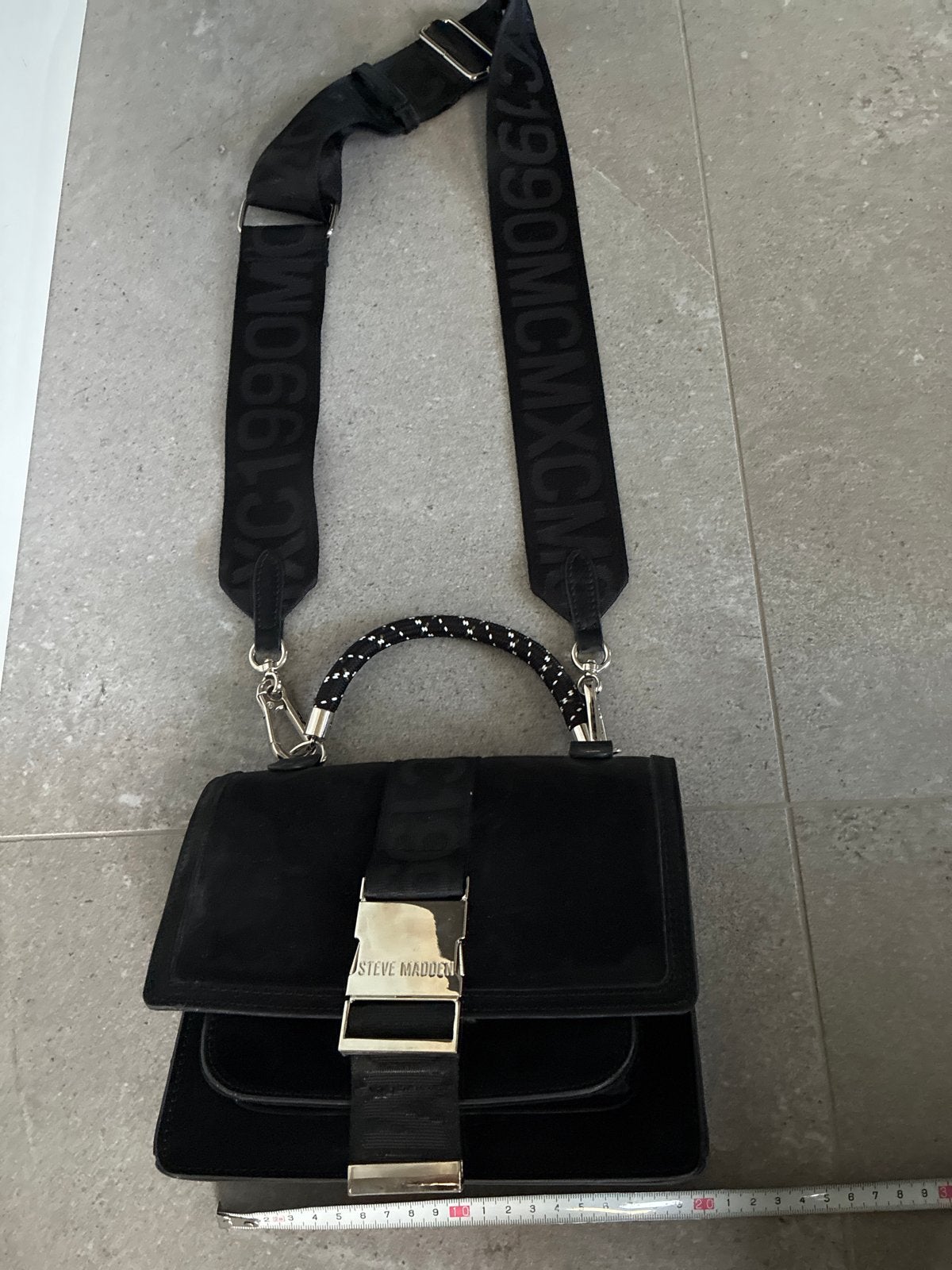 Steve Madden zwarte handtas met brede band, Ophalen of Verzenden, Zo goed als nieuw, Zwart, Handtas