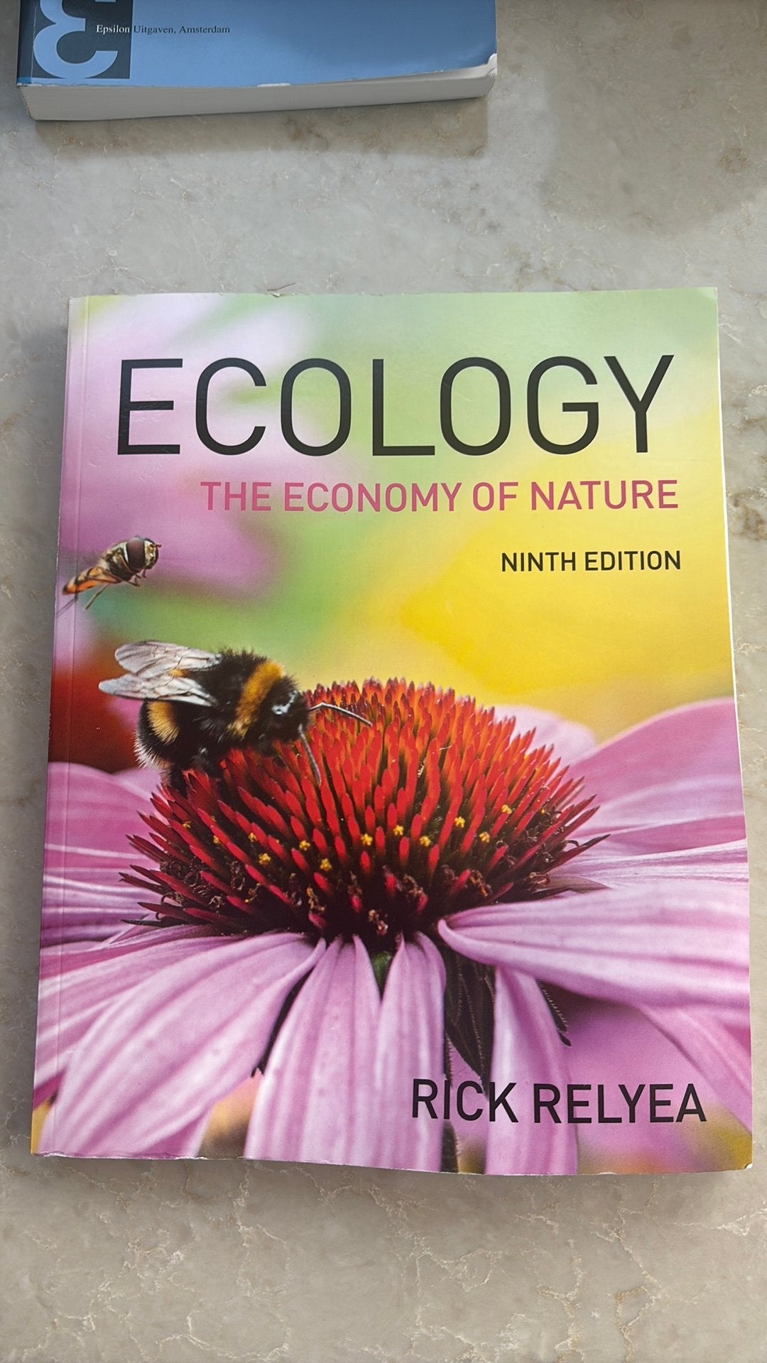 Ecology - the economy of nature -  ninth edition, Ophalen of Verzenden, Zo goed als nieuw, Natuurwetenschap
