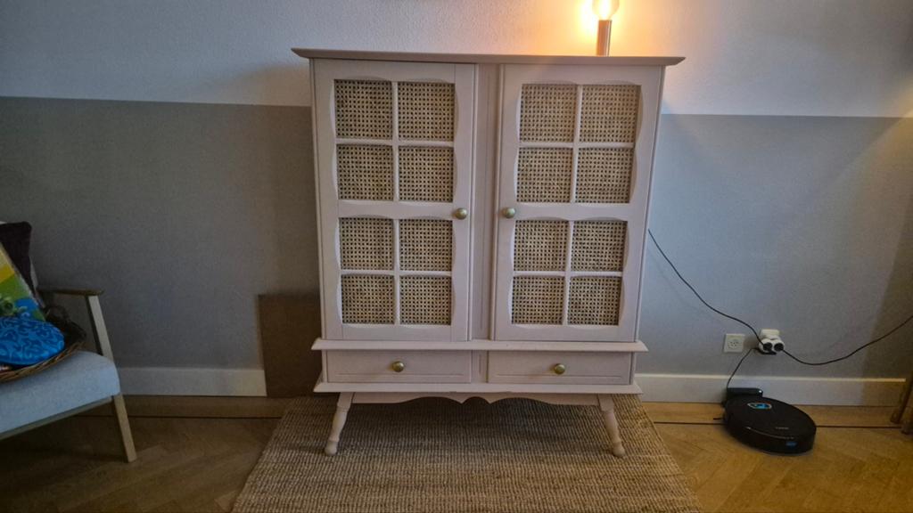 Unieke roze gerestylde kast - 120x139x42 cm, Huis en Inrichting, Kasten | Boekenkasten, Ophalen, Gebruikt, 100 tot 150 cm, 100 tot 150 cm