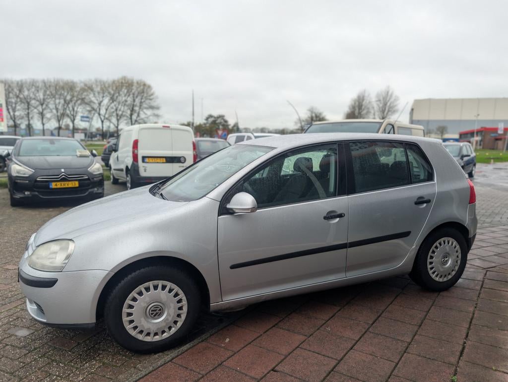 Volkswagen Golf 1.6 FSI Turijn - Clima - Electr Ramen -, Voorwielaandrijving, Gebruikt, Zwart, Handgeschakeld