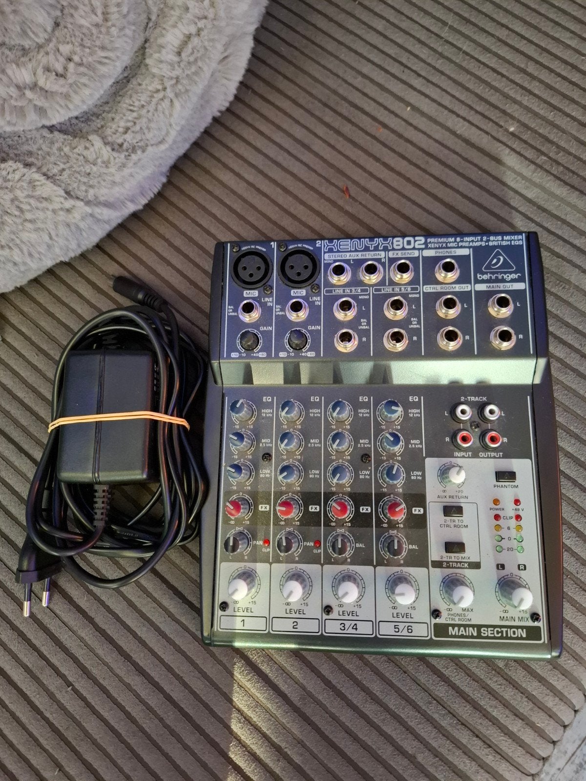 Behringer Xenyx 802 Mixer - Zo goed als nieuw, Ophalen of Verzenden, Zo goed als nieuw, Minder dan 5 kanalen, Microfooningang