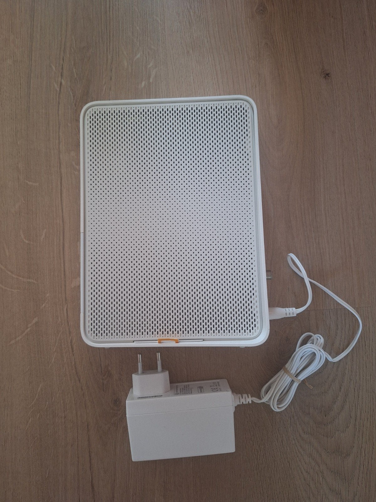 Ziggo Connectbox Router met modem en kabels, Ophalen of Verzenden, Zo goed als nieuw, Router met modem, Ziggo