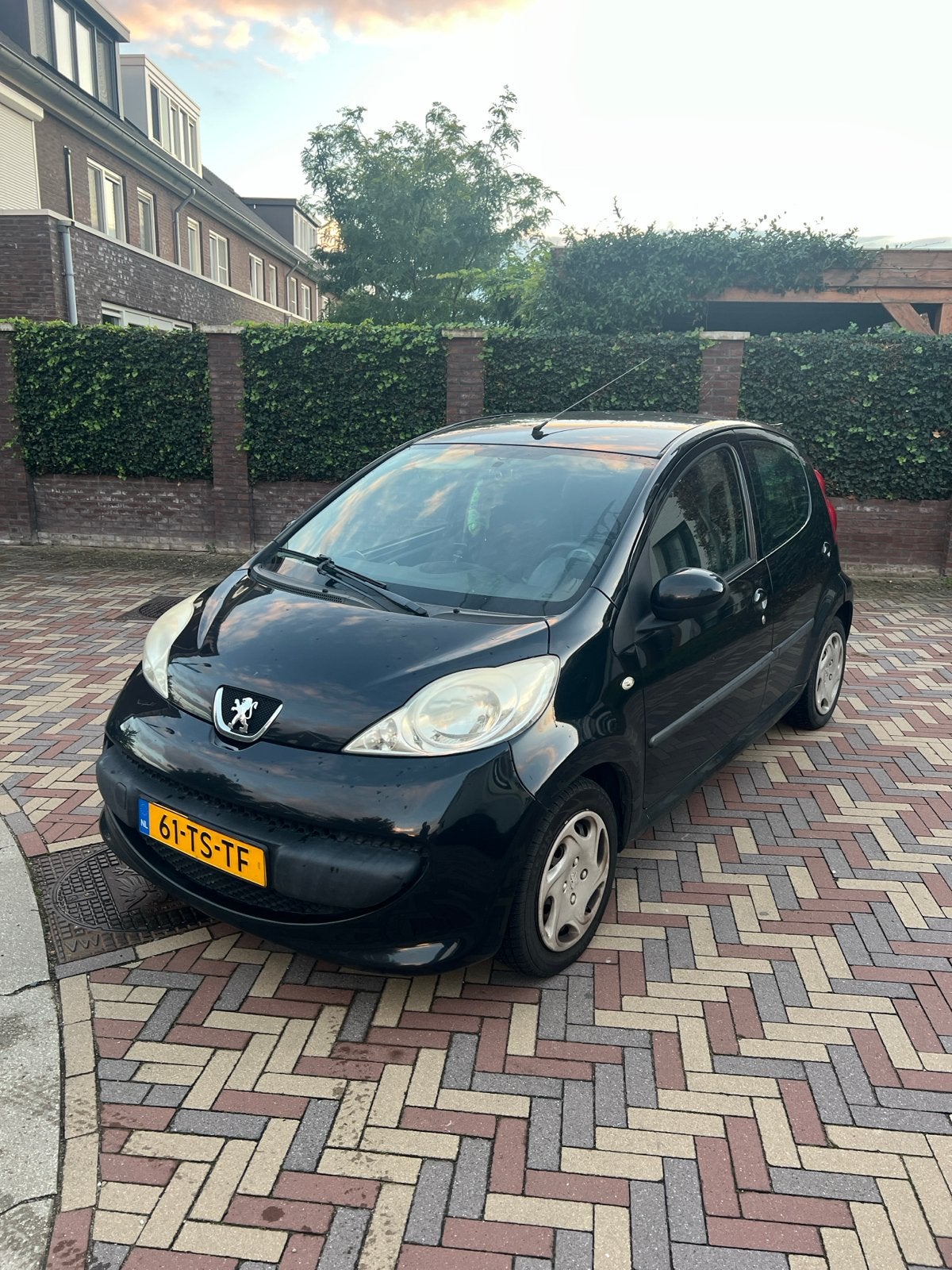 Peugeot 107 1.0 12V 5DR 2-TRONIC 2007 Zwart, 4 stoelen, Origineel Nederlands, Particulier, 810 kg