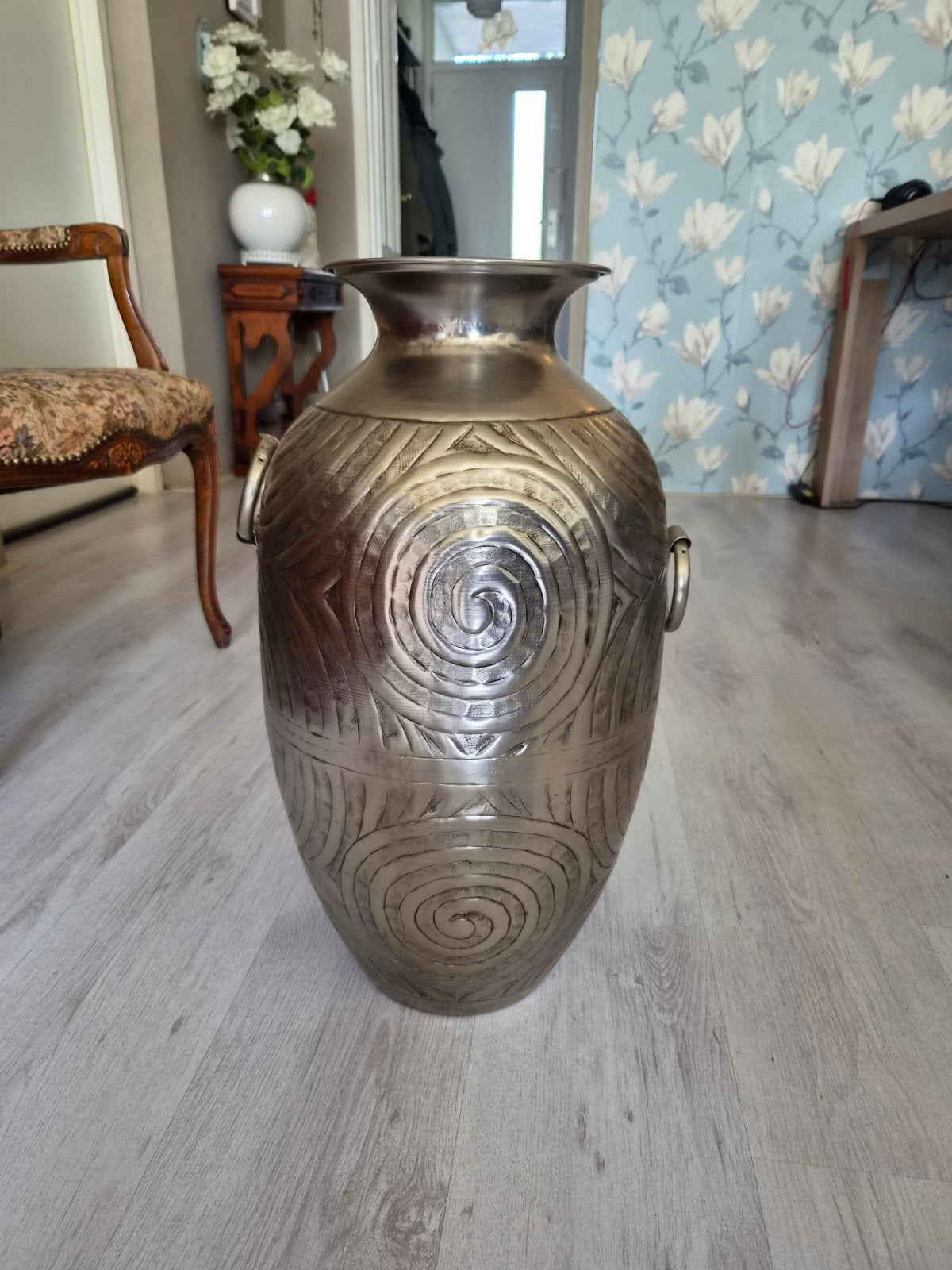 hoge grote vaas zilverkleur, Huis en Inrichting, Ophalen, Zo goed als nieuw, Overige kleuren, Metaal