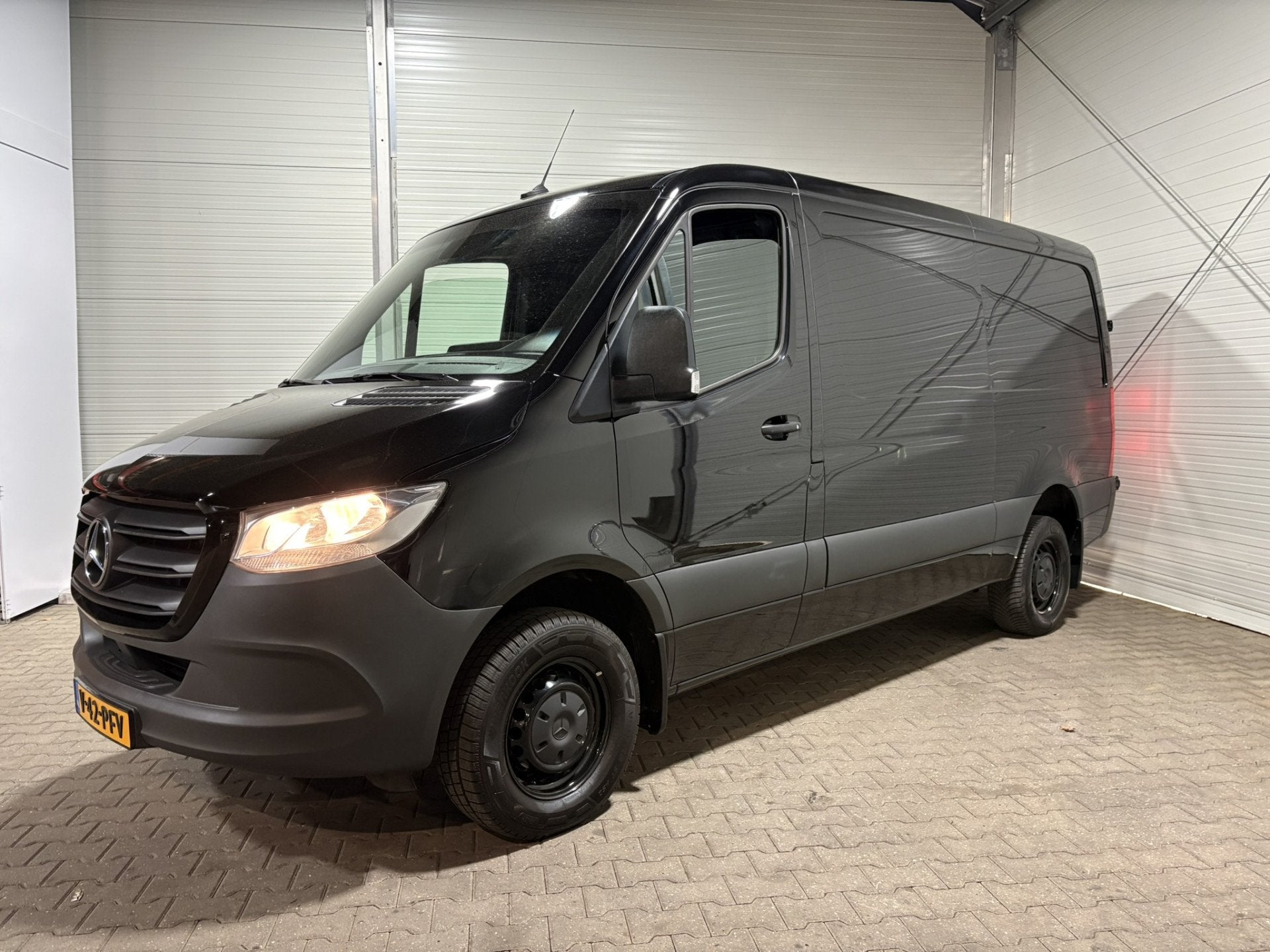 Mercedes-Benz Sprinter 317 1.9 CDI L2H1 3-Zits, Trekhaak, Cr, Auto's, Automaat, Gebruikt, 4 cilinders, Verwarmde buitenspiegels