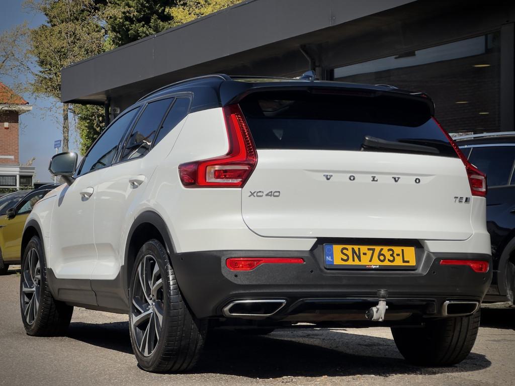 Volvo XC40 2.0 T5 AUT8 AWD R-DESIGN INTRO EDITION PANODAK LE, Auto's, Volvo, Automaat, Gebruikt, Euro 6, 4 cilinders