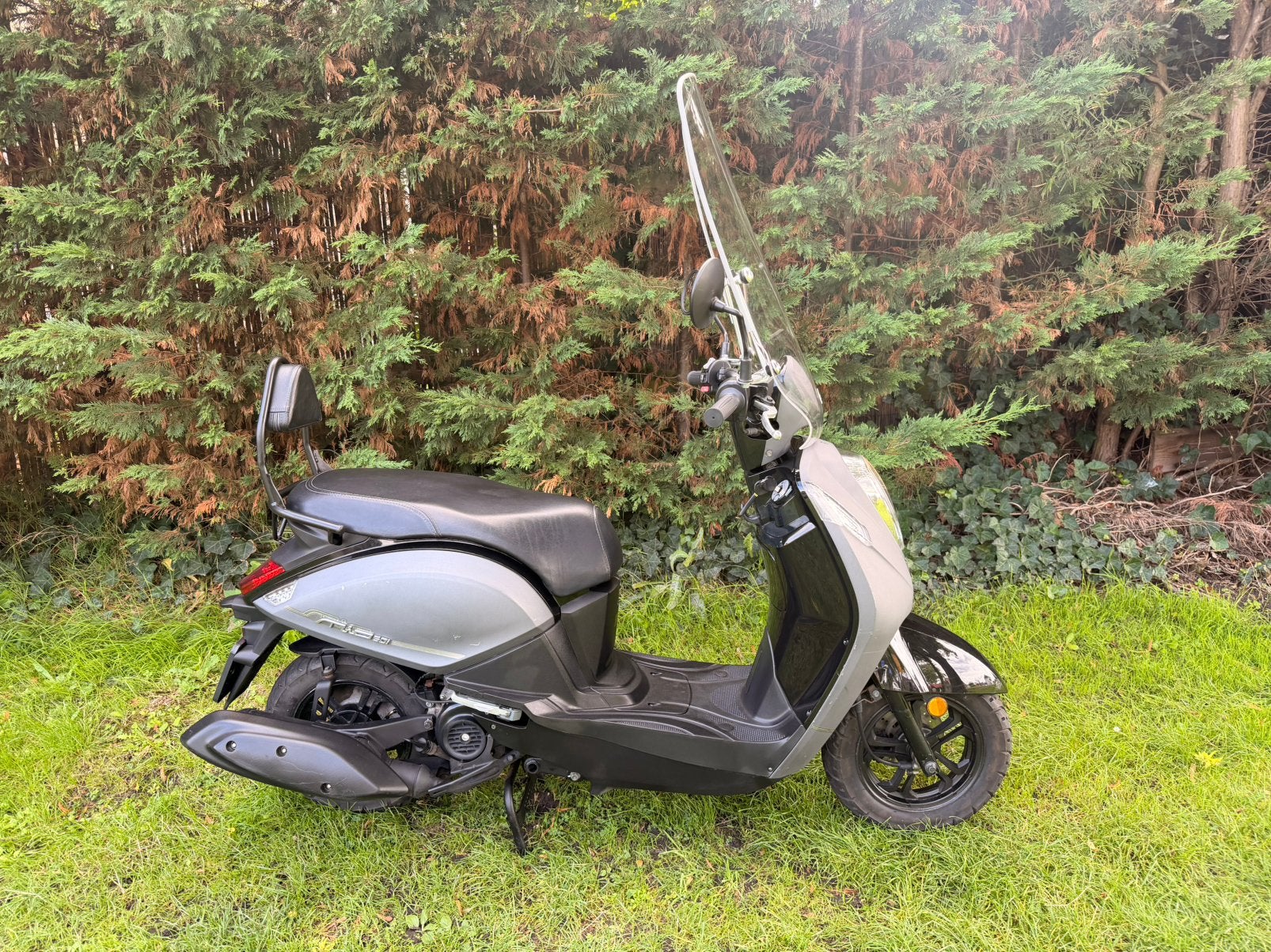 SYM MIO 45KM - BROM 4 TAKT INJECTIE MAT GRIJS BOUWKAAR 2021!, Maximaal 45 km/u, Zo goed als nieuw, Benzine, 50 cc