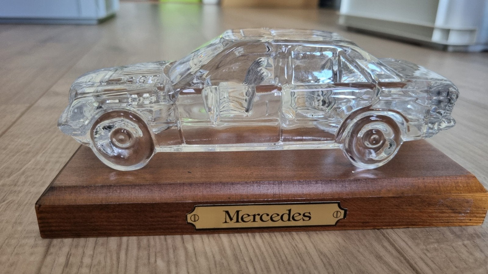 Mercedes-Benz 190e van glas op houten sokkel, Ophalen of Verzenden, Zo goed als nieuw, Auto