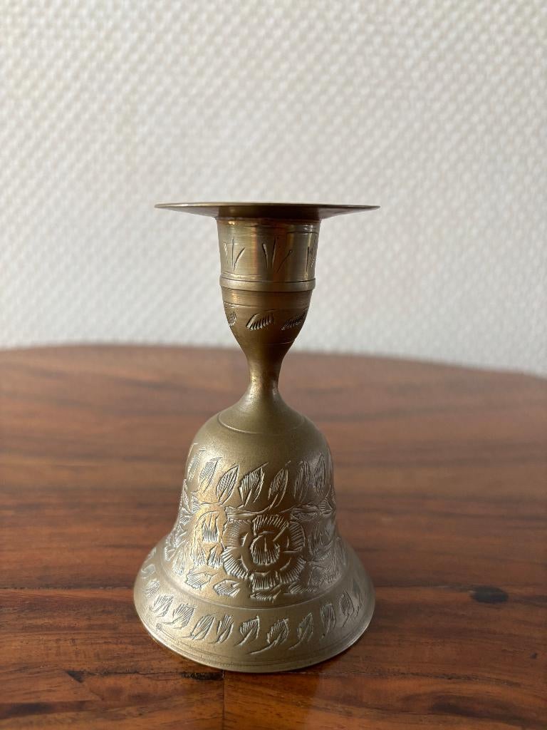 Vintage messing bel-kandelaar / "Bells of Sarna India", Antiek en Kunst, Antiek | Kandelaars, Ophalen of Verzenden, Koper of Brons