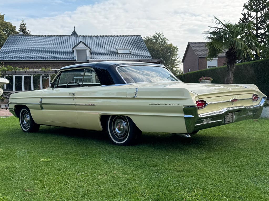 Oldsmobile coupe 6,4 Liter V8 Dynamic 88, foto 12