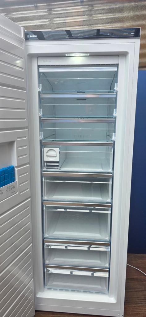Bosch GSN58AWCV - Serie 6 - NO-FROST zgan 366 L / 8 Lades, Ophalen, Zo goed als nieuw, 60 tot 90 cm, 160 cm of meer