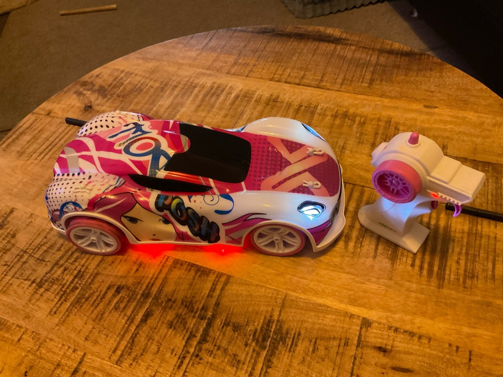 Exost RC Lightning Amazone Race auto Roze Lichteffect, Ophalen, Zo goed als nieuw, Meisje