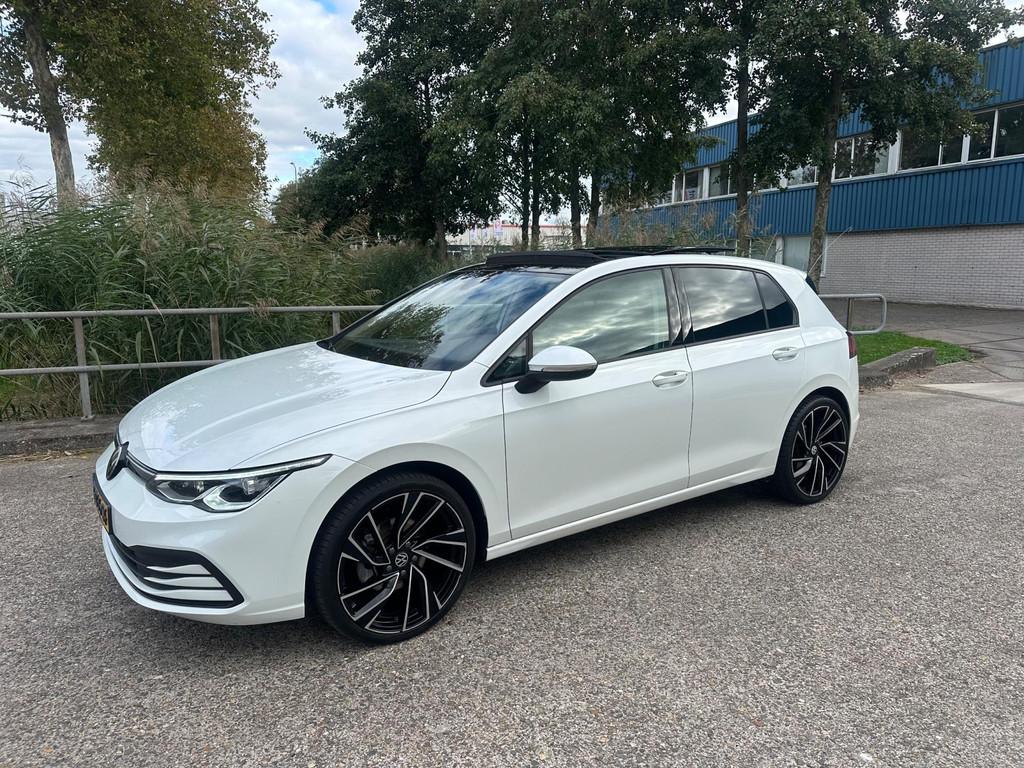Volkswagen Golf eTSI Life Business!2022 Panodak!IQ-Light!Cam, Auto's, Gebruikt, Euro 6, Automatische klimaatregeling, Wit