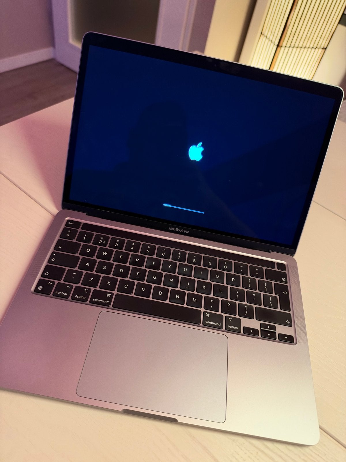 MacBook Pro 13-inch M1 2020 - 16GB RAM, 256GB SSD, Computers en Software, 256 GB, Qwerty, 13 inch, Zo goed als nieuw