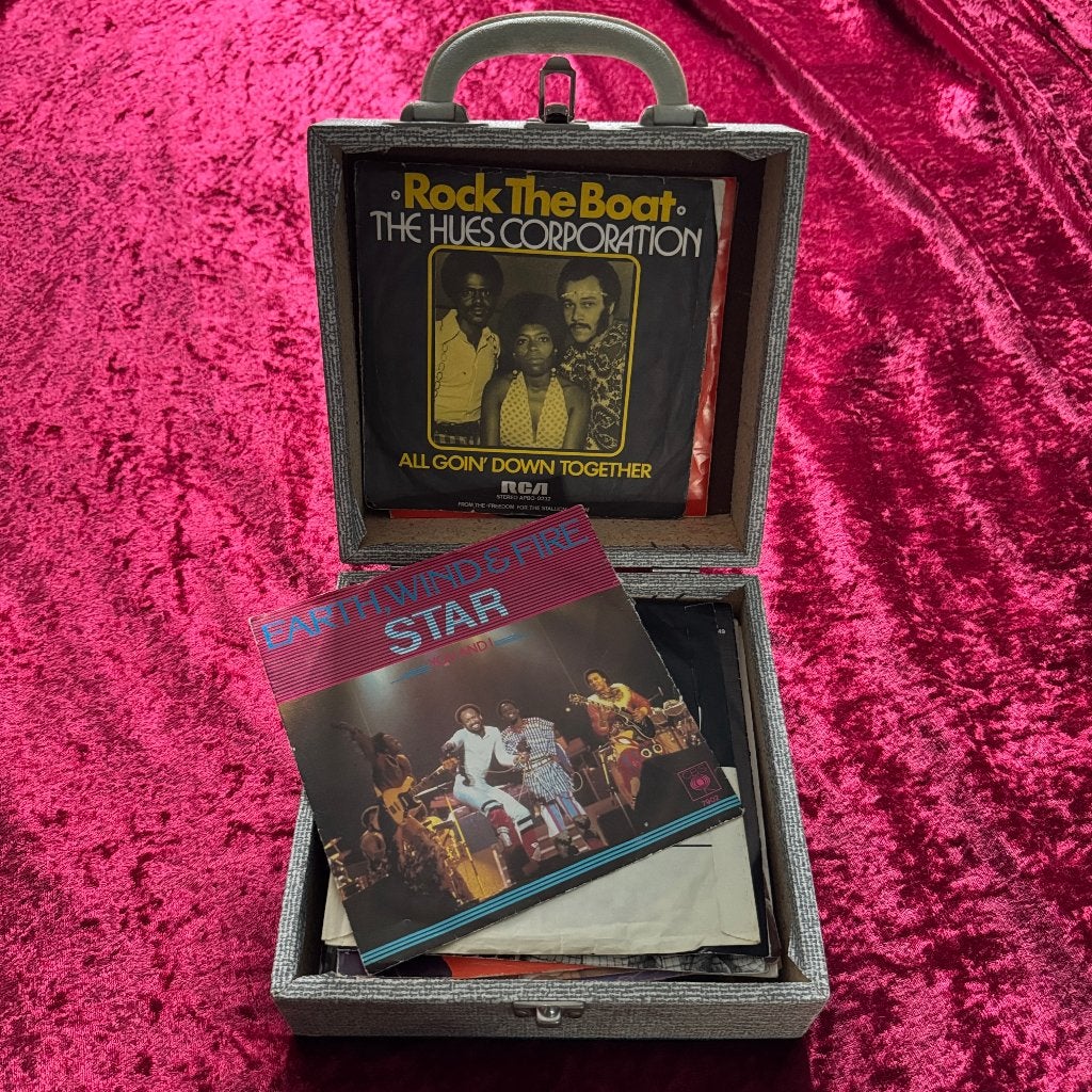 Koffertje met 24 singeltjes soul en rock 45 toeren 1970/1980, Cd's en Dvd's, Vinyl Singles, Ophalen, Zo goed als nieuw, Pop