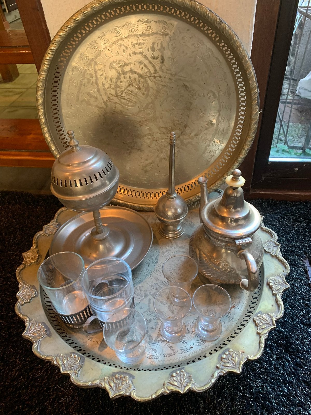 Marokkaanse theeset met dienbladen en accessoires, Ophalen