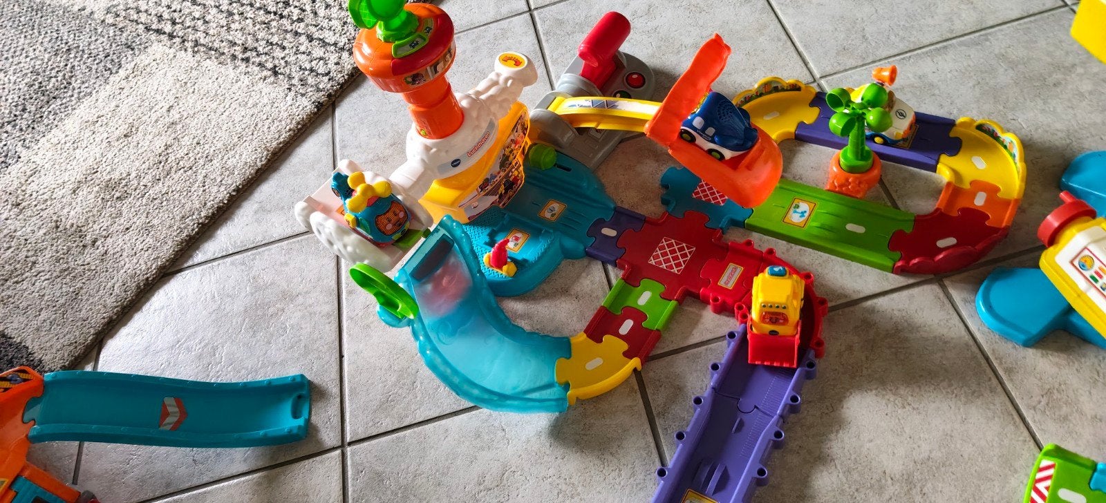 toet toet garage en nog meer, Ophalen, Zo goed als nieuw, 4 tot 6 jaar