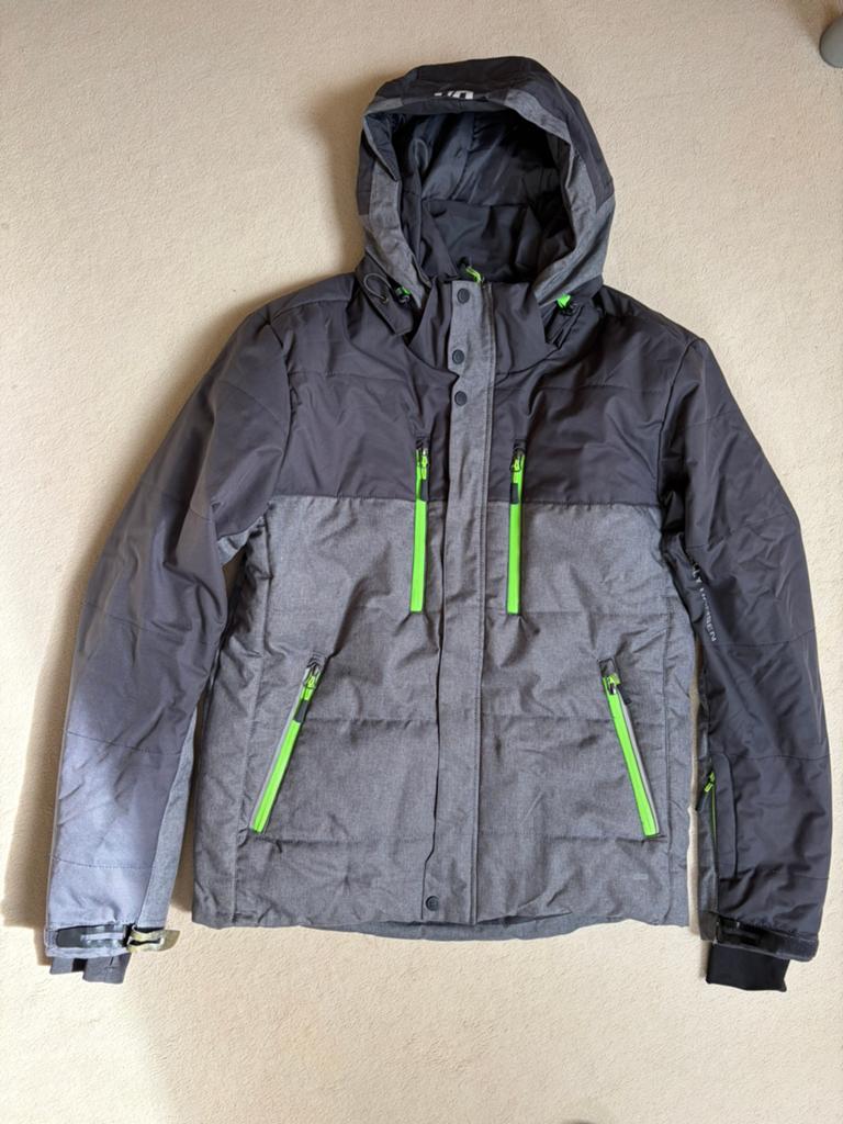 Helly Hansen ski-jas heren - Maat M, Kleding | Heren, Wintersportkleding, Zo goed als nieuw, Jack, Maat 48/50 (M), Ophalen of Verzenden