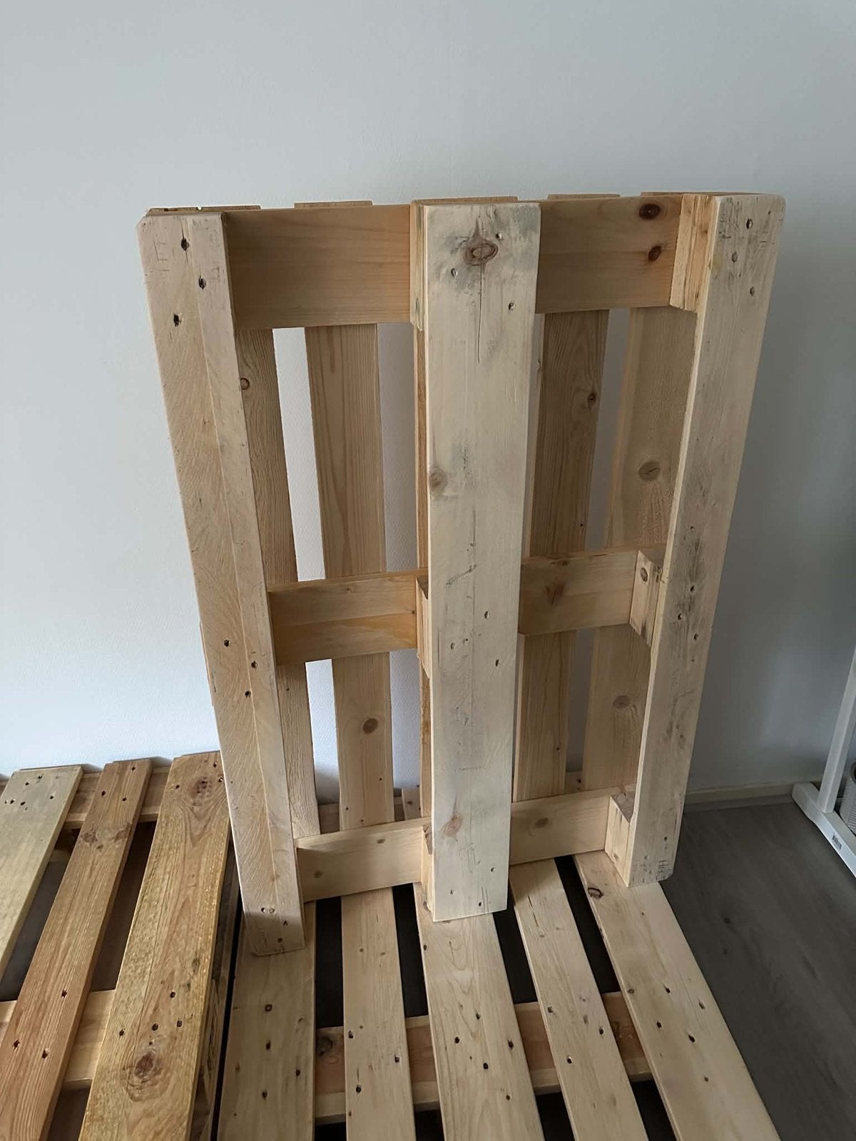 Bed van 6 glad geschuurde euro pallets inclusief matras, Ophalen, Zo goed als nieuw, 50 mm of meer, Pallet