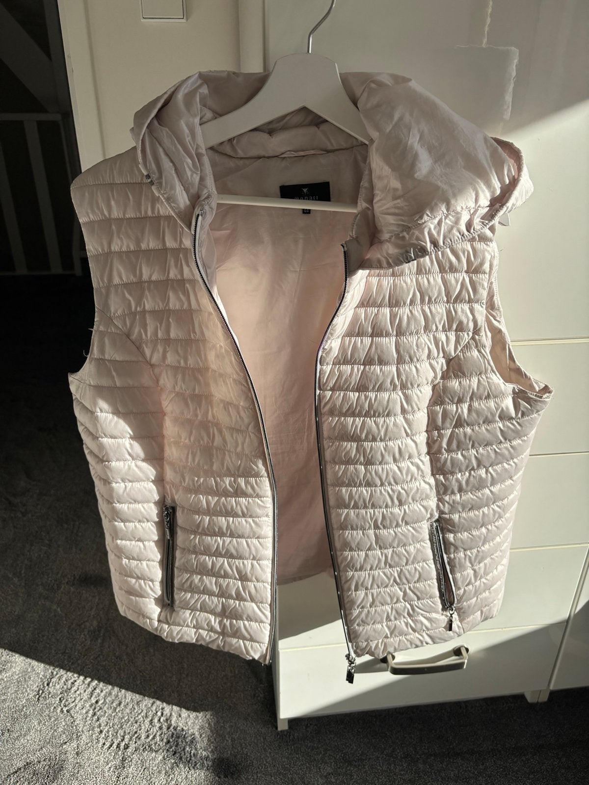 Monari bodywarmer maat 44 wit/off white - ongebruikt, Kleding | Dames, Ophalen of Verzenden, Nieuw, Maat 42/44 (L), Wit