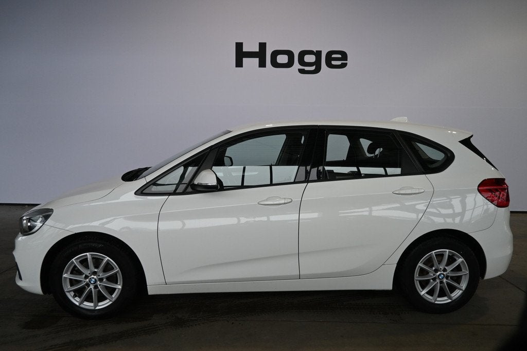 BMW 2 Serie Active Tourer 218i Airco Trekhaak LED Lichtmetaa, Voorwielaandrijving, Gebruikt, Met garantie (alle), Wit