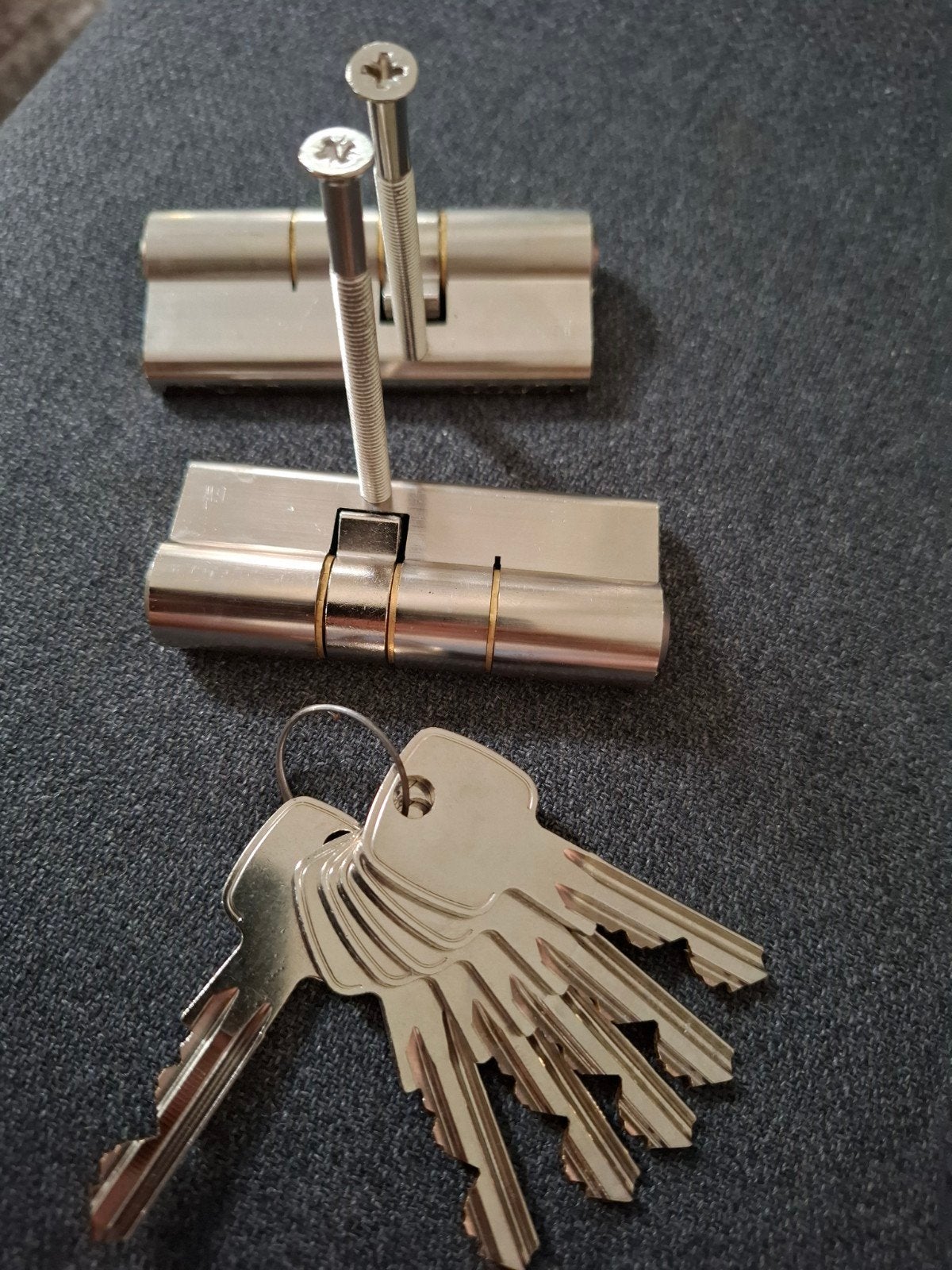 winkhaus, 2 identieke nieuwe cilindersloten, Doe-het-zelf en Verbouw, Ophalen of Verzenden, Nieuw, Rvs, Slot