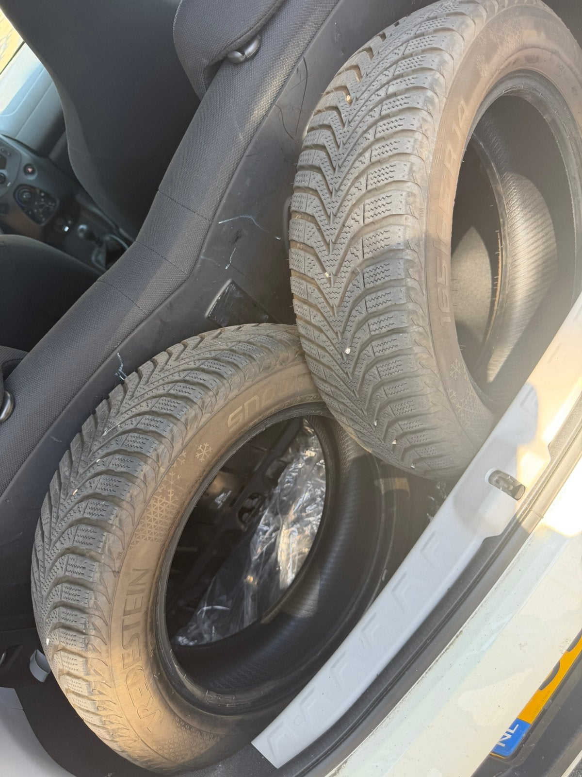 Te koop: 2x winterbanden Vredestein 165/65 R14, Ophalen, Zo goed als nieuw