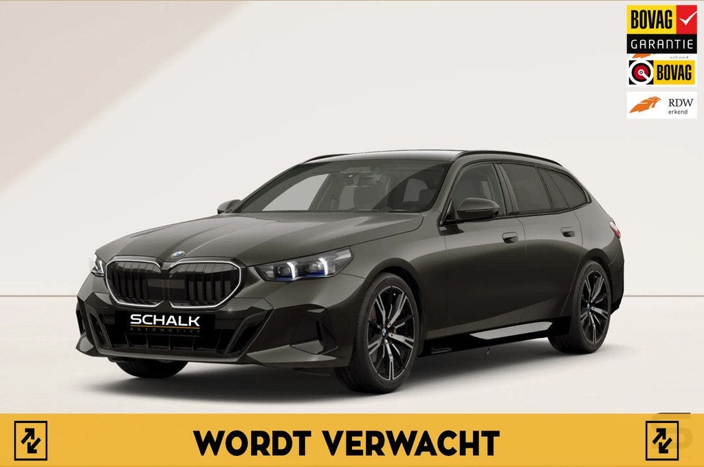 BMW 5-serie Touring 550e xDrive|Full|B&W|Fiscaal aantrekkeli, Auto's, BMW, Automaat, Zwart, Origineel Nederlands, 489 pk