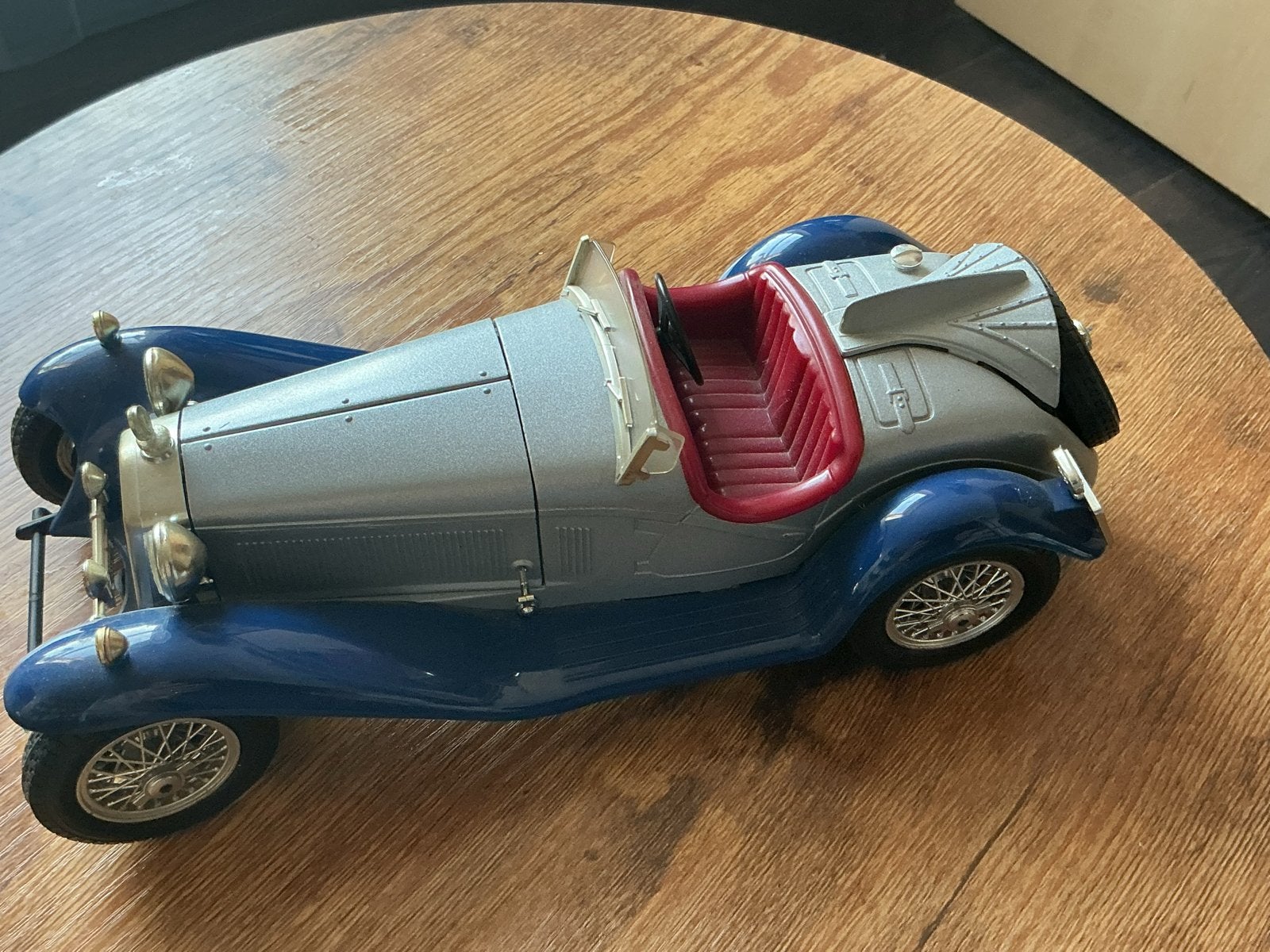 Burago Alfa Romeo 2300 Spider 1932 Schaalmodel 1:18, Ophalen, Zo goed als nieuw, Auto, Bburago