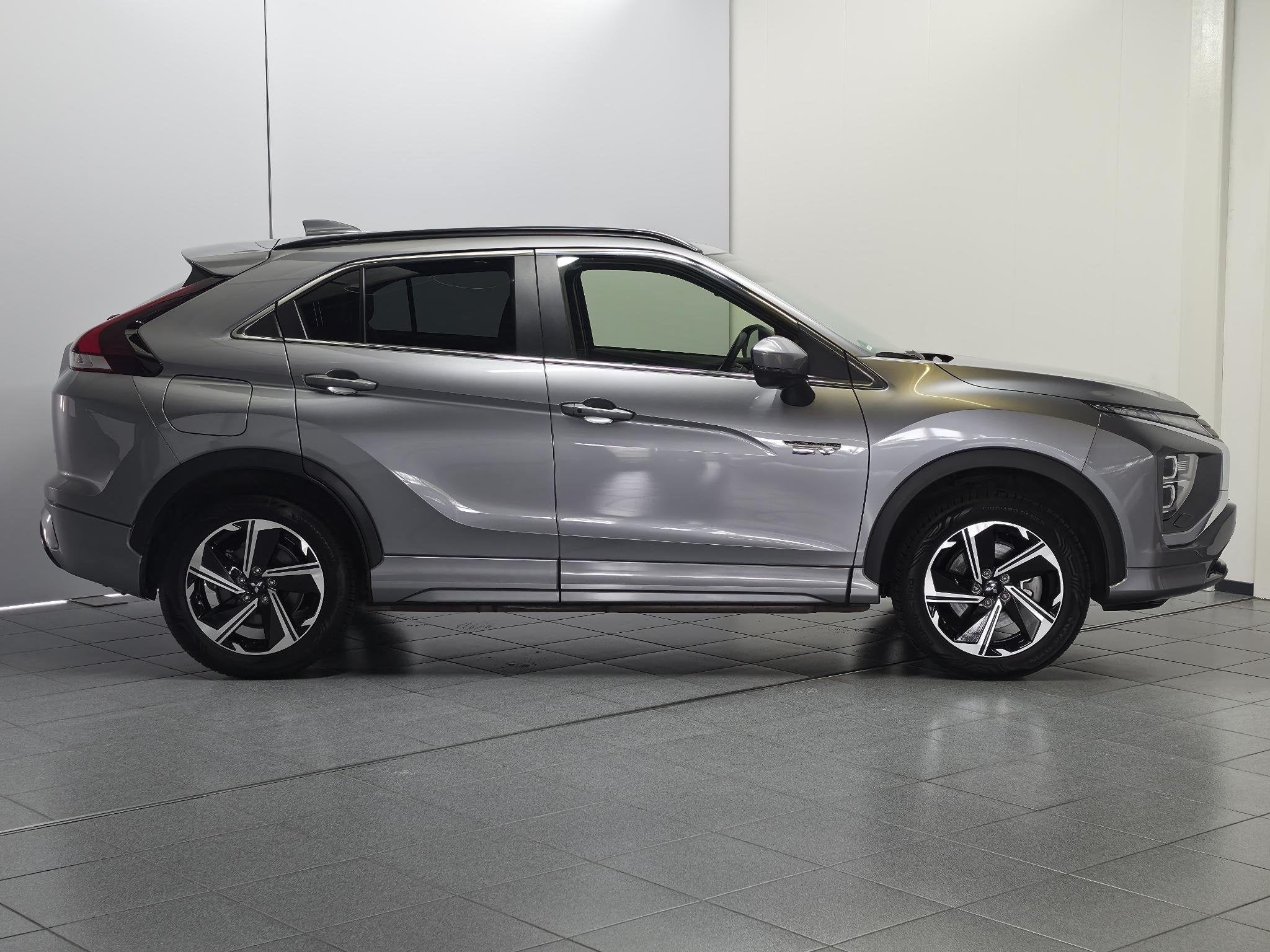 Mitsubishi Eclipse Cross 2.4 PHEV Executive, Auto's, Automaat, Euro 6, 4 cilinders, 120 €/maand