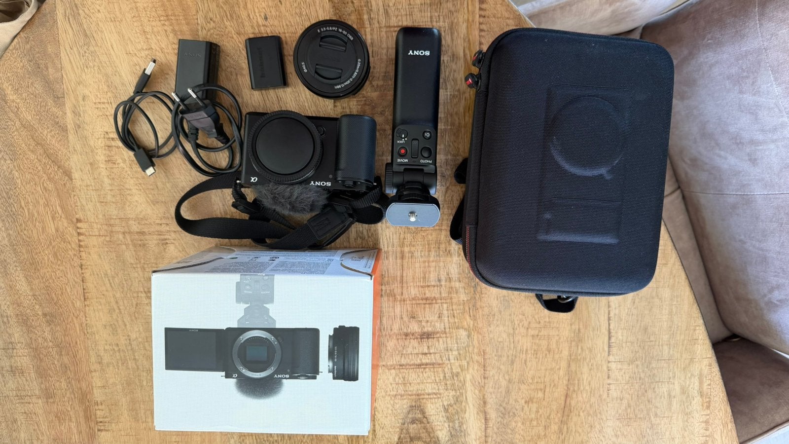 Sony ZV-E10 + E 16-50mm + GP-VPT2BT, Ophalen, Zo goed als nieuw, Sony, Geen optische zoom