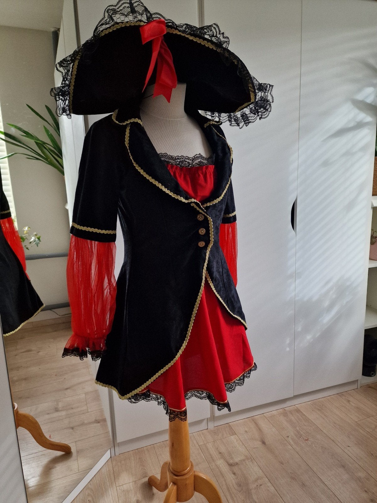 Piratenjurkje met hoed - Maat 36/38 - Perfect voor carnaval, Ophalen, Carnaval