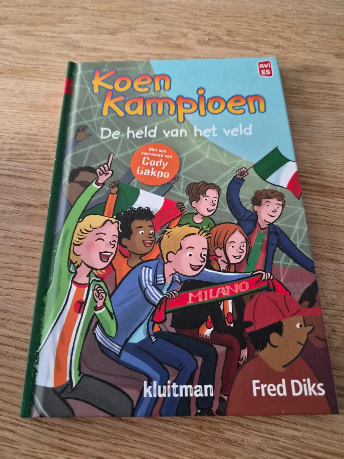 Fred Diks - De held van het veld, Fictie algemeen, Ophalen of Verzenden, Zo goed als nieuw, Fred Diks
