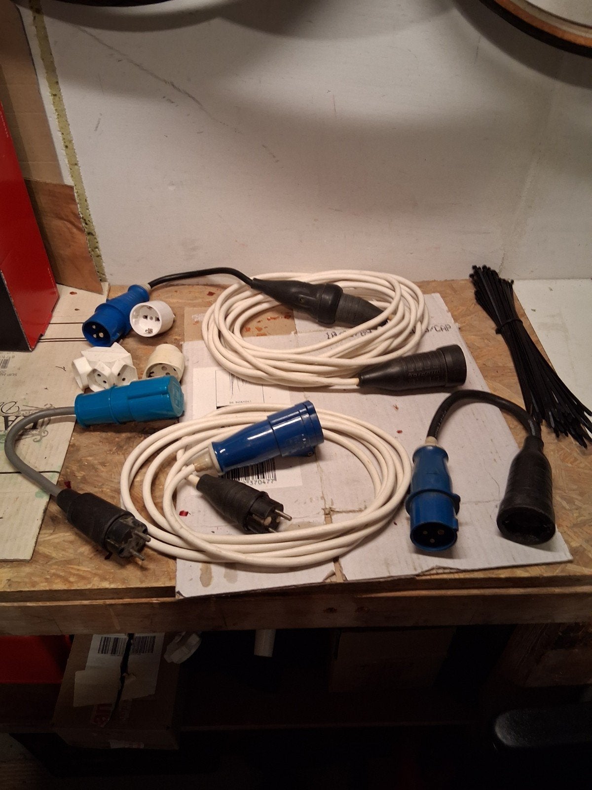 Diverse elektra: verlengkabels, stekkers en adapters, Caravans en Kamperen, Ophalen of Verzenden, Gebruikt