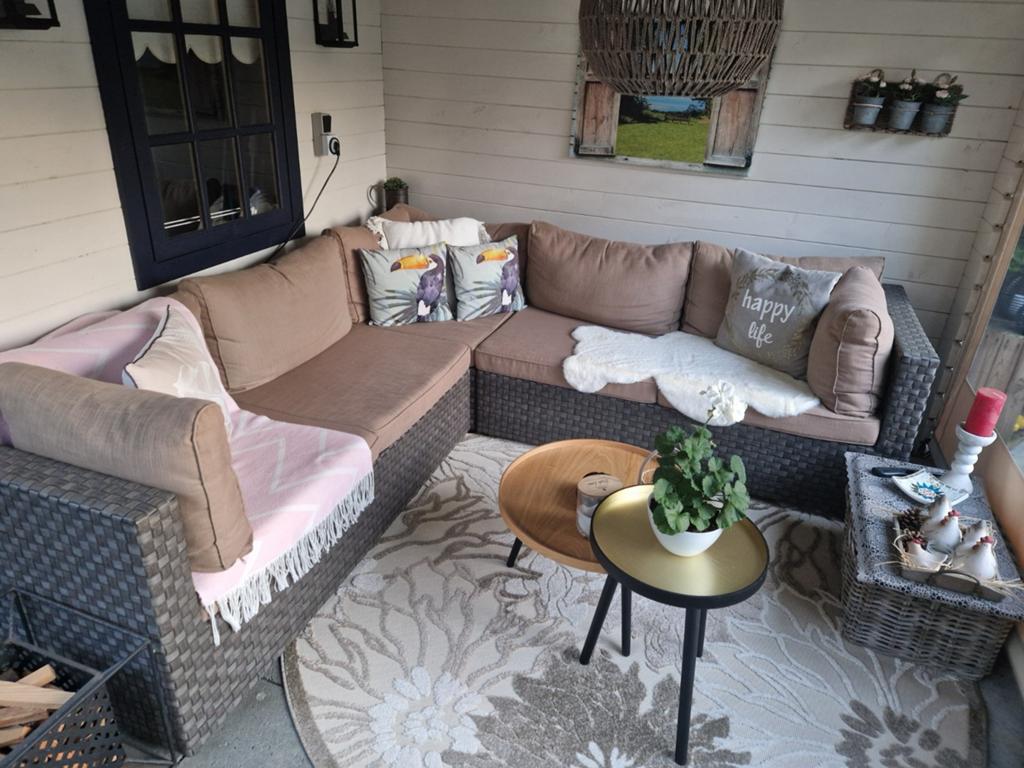 Mooie Intratuin loungeset met dikke kussens en hocker, Tuin en Terras, Tuinsets en Loungesets, Ophalen