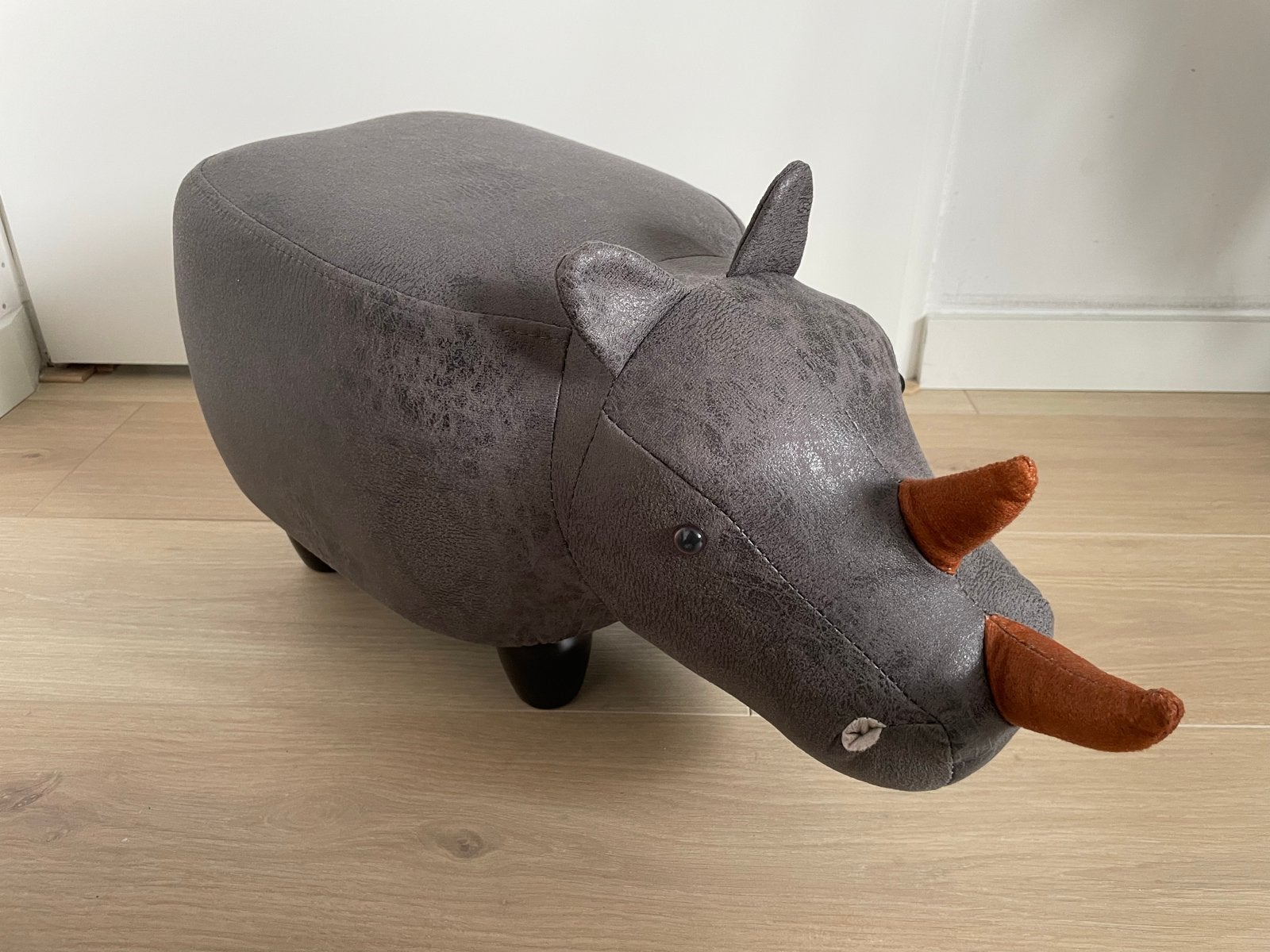 Leuke neushoorn poef / voetenbank, Ophalen, Minder dan 50 cm, 50 tot 75 cm, Zo goed als nieuw