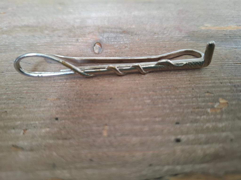 Dasspeld in de vorm van een zweep., Ophalen of Verzenden, Gebruikt