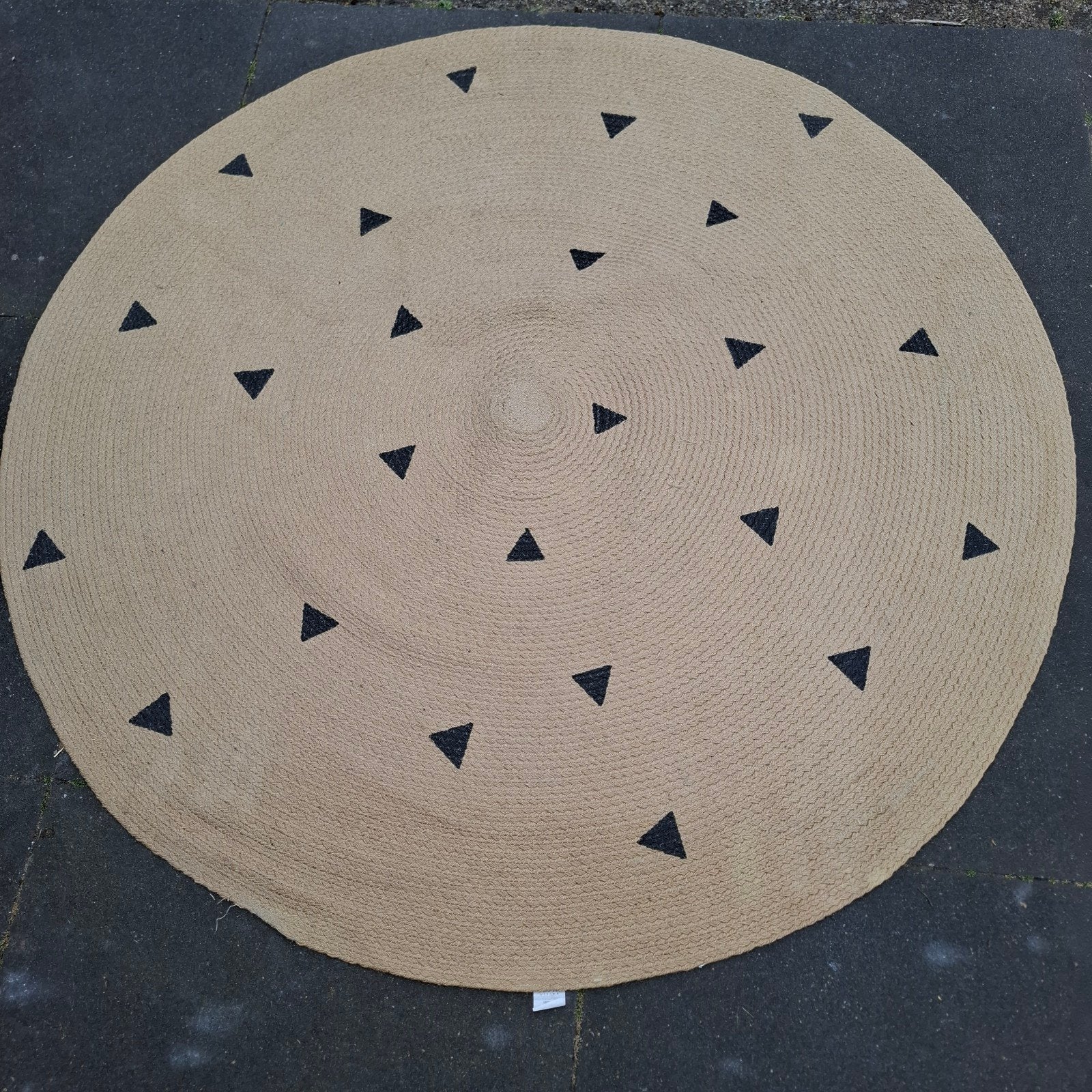 Rond jute Ikea vloerkleed met zwarte driehoeken, Gebruikt, Rond, Ophalen of Verzenden, Modern, Speels, Natuurlijk